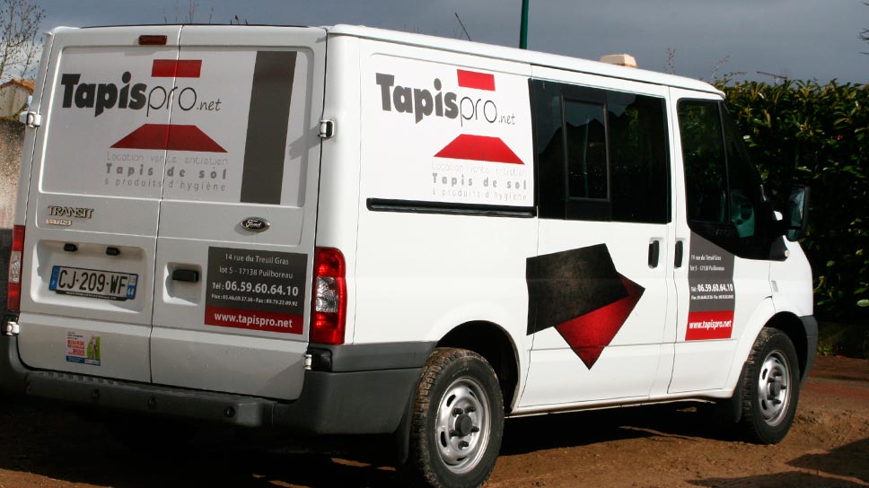 Habillage graphique du camion de Tapis Pro - Elisabeth MORIN - Graphiste La Rochelle